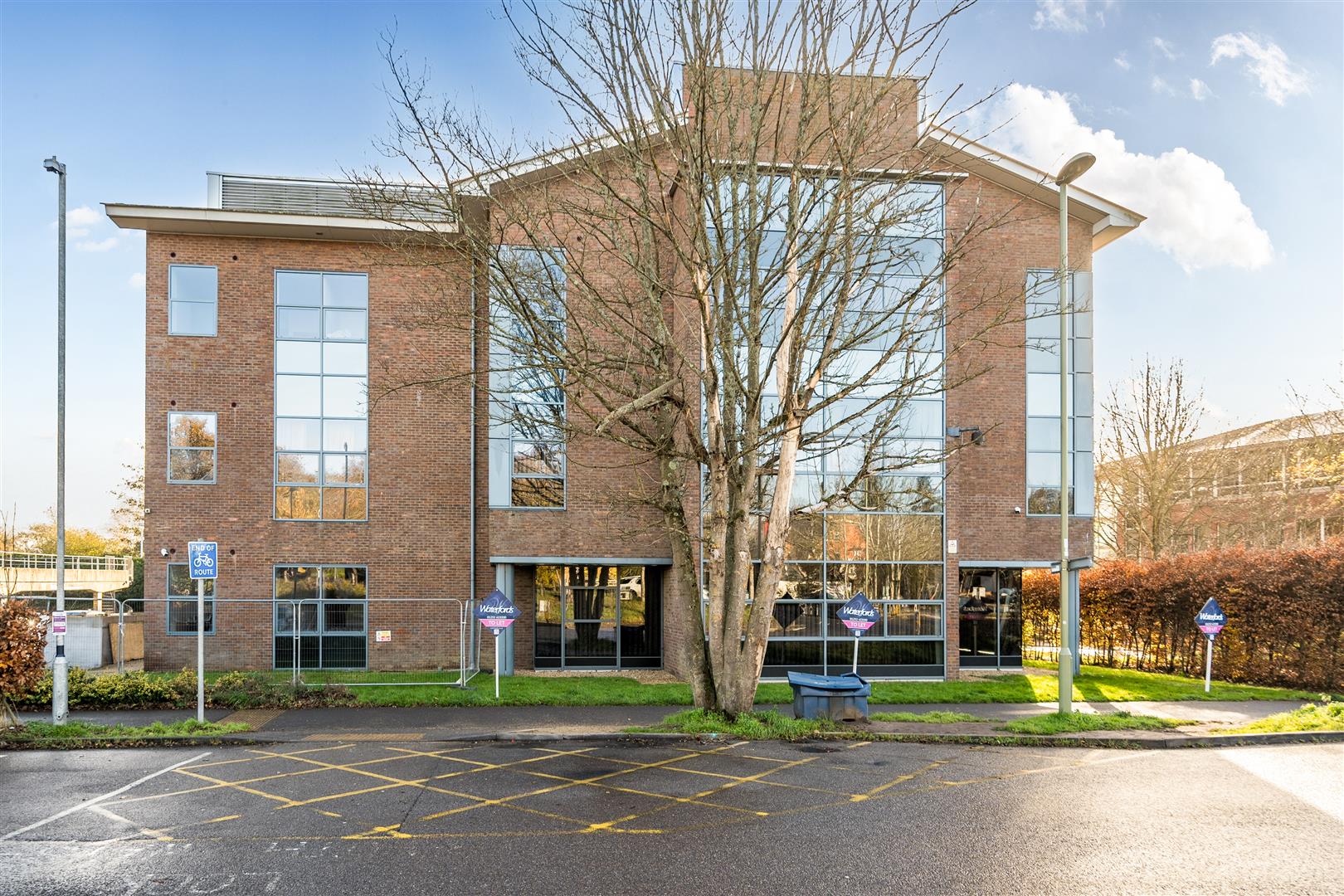 Sheila House Waterfront, Fleet